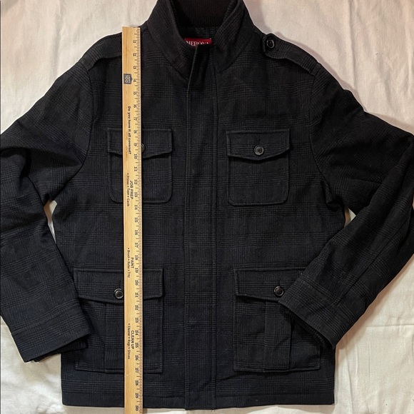 Wool Jacket Winter Coat Size Large. Gently Used. - Picture 4 of 7